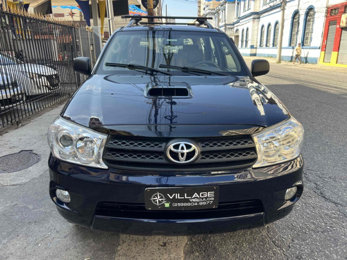 Toyota Hilux SW4 3.0 SRV 4X4 7 LUGARES 16V TURBO INTERCOOLER DIESEL 4P AUTOMÁTICO