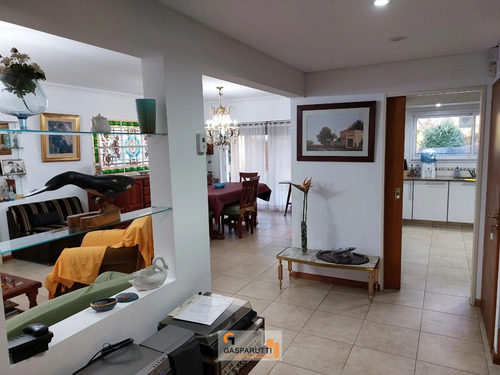 Casa En Venta Amoblada 5 Ambientes Con Pileta En Barrio Sept