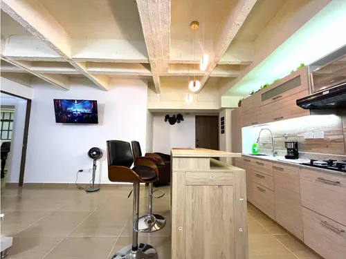 Venta Edificio En Laureles Ideal Para Airbnb, Con Suites Y Terraza