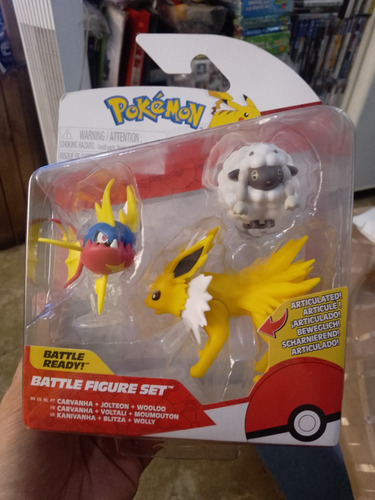 Pokémon Battle Figure Set Jolteon, Carvanha, Wooloo Sellada