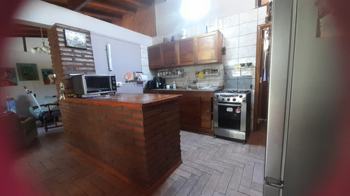 Casa Aislada 377 Mt2 De Terreno, 100 Mt2 Construidos