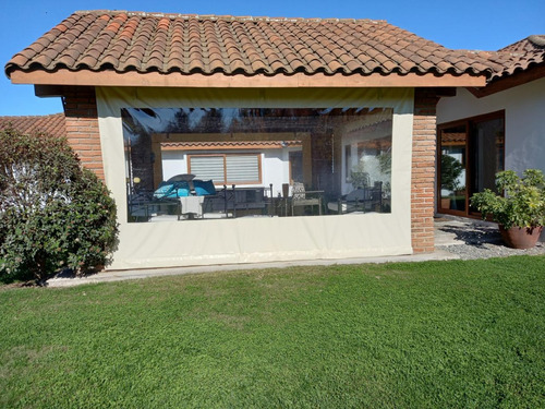 Vendo Excelente Casa Solida, 100% Confortable, Sin Detalles.
