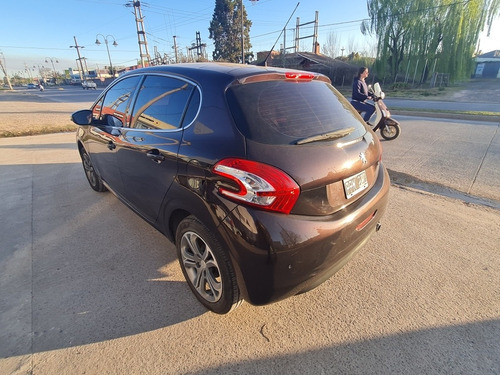 Imagen 9 de 25 de Peugeot 208 2016 1.6 Feline Pack Cuir