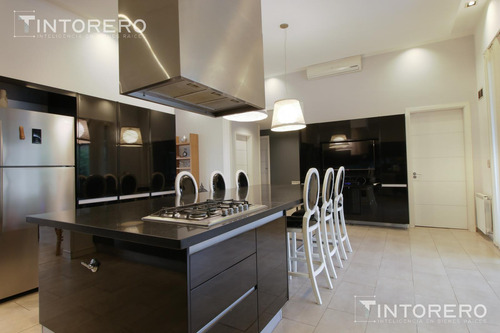 Casa En Venta En Barrio Privado Altos Del Sol. Financiación.
