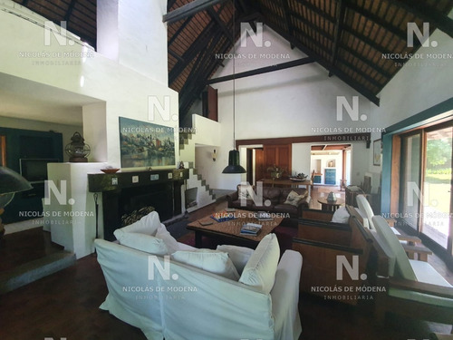 Casa Exclusiva En La Zona Del Golf, Oportunidad En Punta Del Este.- Ref: 2080