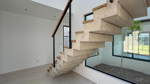Casa A La Venta Al Agua En Barrio Santa Ana - Villanueva