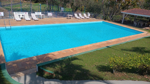 Vendo Ou Permuto - Terreno Em Araçariguama / Condomínio Fechado De Chácaras C/ Segurança 24 Horas / 100% Limpo / Sem Nenhuma Árvore - Pronto P/ Construir / 40 Minutos Da Marginal Pinheiros De Sp