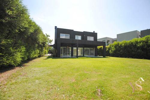 Casa  En Alquiler En Los Alisos, Nordelta, Tigre