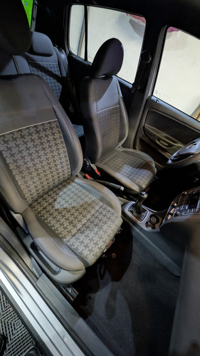 Volkswagen Fox 1.6 Track