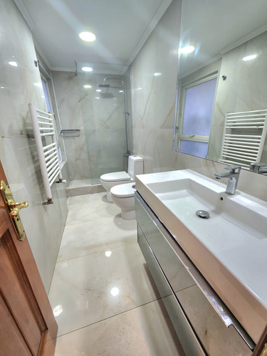 Vive En El Barrio Inglés En Un Townhouse Con Full Amenities