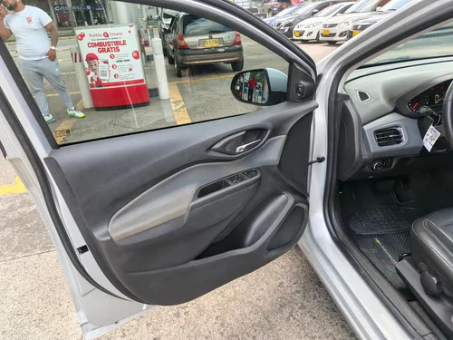 Chevrolet Onix 1.4 Ltz 5 p