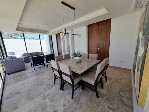 Casa En Venta En Residencial Lenora, Temozón Norte