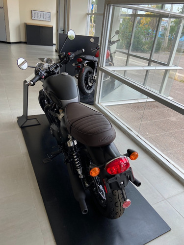 Triumph Bonneville T120 Black