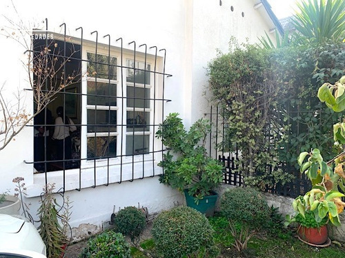 Casa En Venta De 3 Dorm. En Ñuñoa