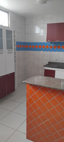Vende-se Uma Casa Térreo E Primeiro Andar, Em Pernambués