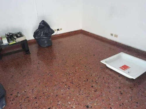 Excelente Galpón Con Vivienda. Rucci 934