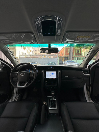 Toyota Fortuner Legender