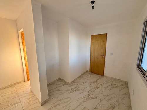 Venta Casa 2 Dormitorios Otros Barrios Con Cochera