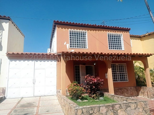 #$ Carlina Vende Casa Duplex En Venta En Cabudare, Amplio Patio, #casaenventa, #casaduplex, #conjuntoprivado, #bañoremodelado