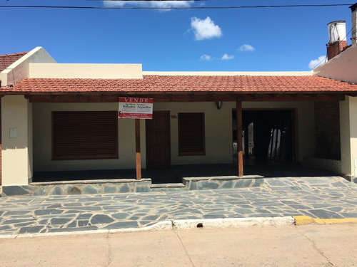 En Venta Vivienda, Excelente Ubicacion Y Entorno