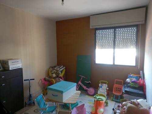Flores Propiedades Vende Dpto. 4 Dormitorios Con Cochera Oportunidad!!!..saavedra Al 100