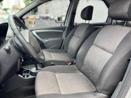 Renault Logan 1.6 EXPRESSION 16V FLEX 4P AUTOMÁTICO