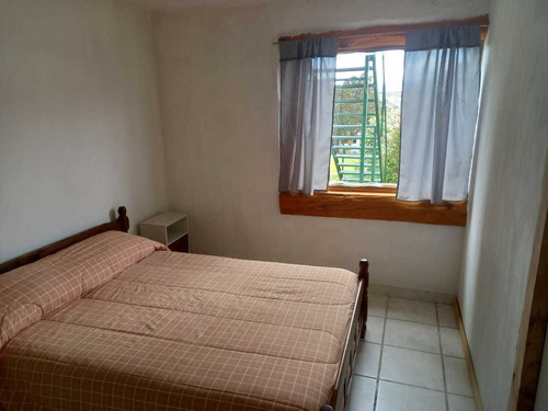 Imagen 4 de 20 de Departamentos Uso Temporarios Para 1 O 2 Personas De 1 A 3 Meses. Equipados. Planta Baja Y 1er Piso Pleno Centro, Muy Luminosos, Jardin, Parrillas