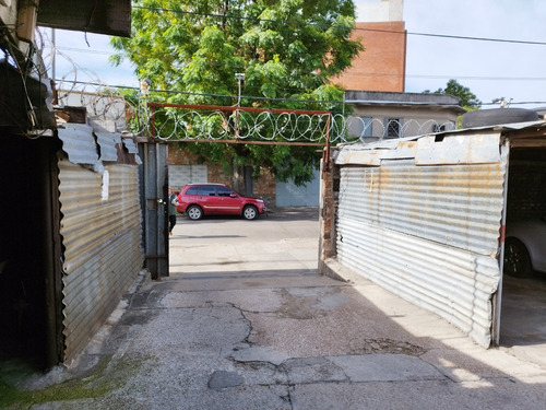 Imagen 2 de 11 de Parking - Garage Con 35 Plazas Fijas