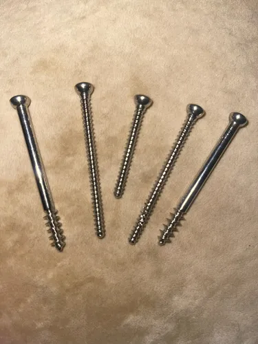 Tornillos Quirúrgicos (Usado)