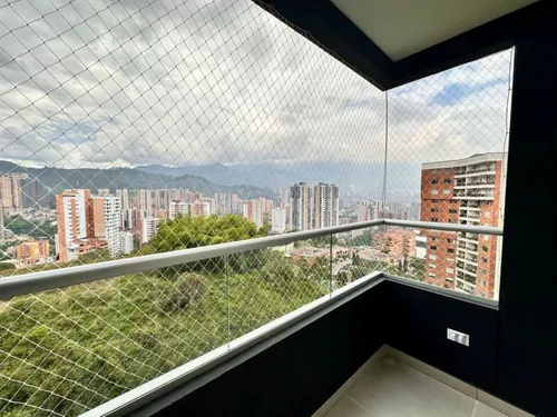 Apartamento En Venta En Las Lomitas. Cod V18972
