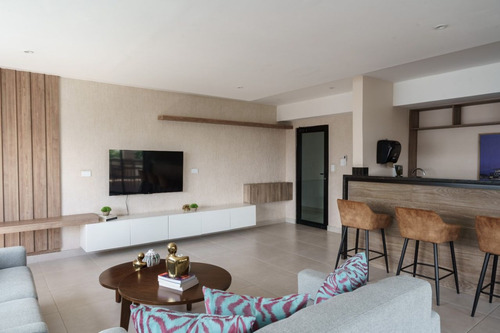 Apartamento En Alquiler En Evaristo Morales, Santo Domingo, 61m2, 1 Hab. 1 Parqueo, Excelente Ubicacion, Seguridad, Zona Tranquila Y Con Todas Las Comodidades Que Ofrece, Un Paraíso Para Vivir.