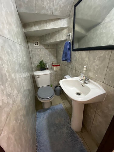Amplia Casa De 5 Dormitorios En Excelente Sector De Maipu