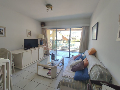 Imagen 6 de 27 de Apartamento En Venta 2 Dormitorios, Frente A Playa El Emir