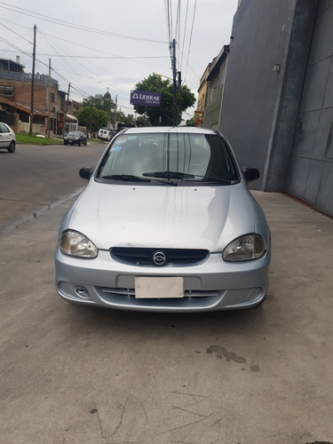 Imagen 3 de 12 de Chevrolet Corsa 2008 1.6 Classic Super Pkele
