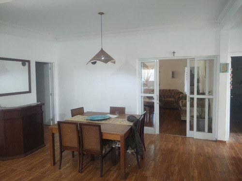 Imagem 12 de 14 de Chácara Com Área De 2.000 M², Casa Com 05 Dormitórios!!