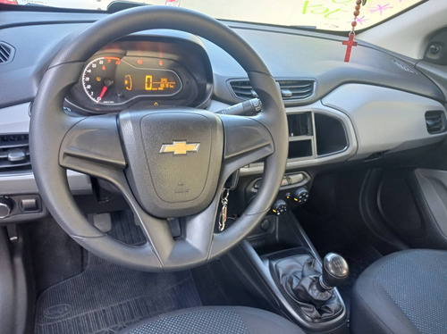 Imagem 3 de 8 de Chevrolet Onix 1.0 Mpfi Joy 8v Flex 4p Manual