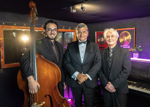 Imagen 2 de 10 de Cantante Boleros, Serenatas, Adultos Mayores. Cumpleaños.