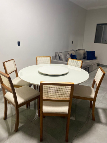 Mesa Jantar Cone Laqueado Tampo Redondo Laca Com Vidro 110cm