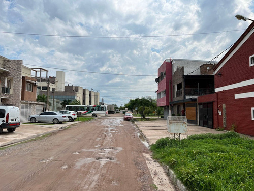 Imagen 3 de 9 de Terreno En Barrio Residencial A Minutos Del Centro!
