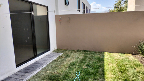 Casa En Renta En Zibata Queretaro