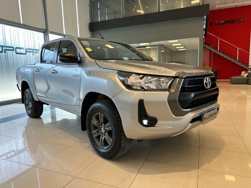 Toyota Hilux 2.8 Cd Sr 177cv 4x4