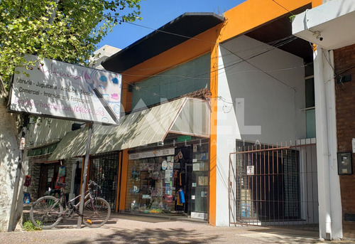 Excelente Local Comercial Con Oficina Y Cocheras Ituzaingo Sur