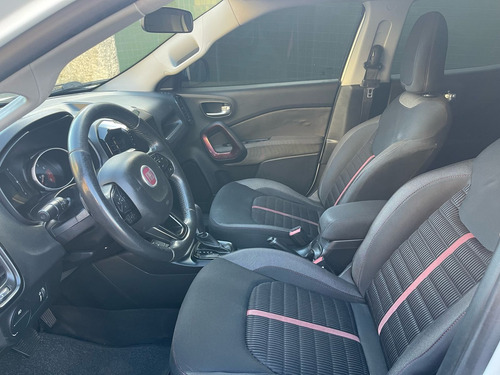 Fiat Toro 1.8 16v Freedom Flex 4x2 Aut. 4p