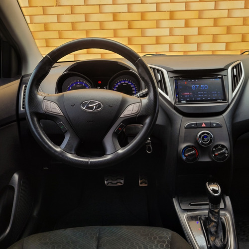 Imagem 8 de 10 de Hyundai Hb20x Style 1.6 Flex 2017 Completo Automático