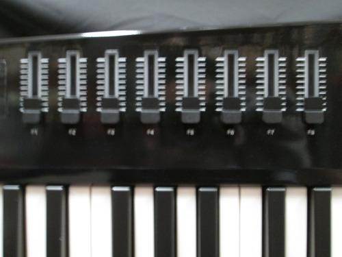 Controlador Midi Wireless Keytar Alesis Vortex Wireless 2 (Usado)