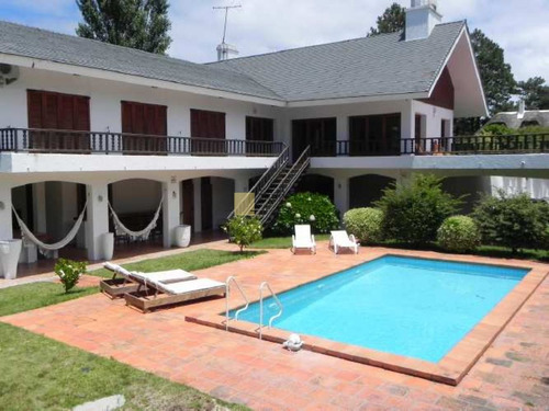 Imagen 8 de 30 de Venta De Casa De 6 Dormitorios En Beverly Hills
