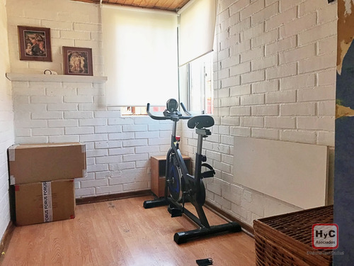 Casa En Venta En La Comuna De Maipú, 3 Dormitorios, 2 Baños.
