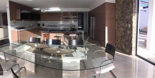Imagen 15 de 30 de Casa En Venta 3 Dormitorios - Villa Del Lago - Carlos Paz