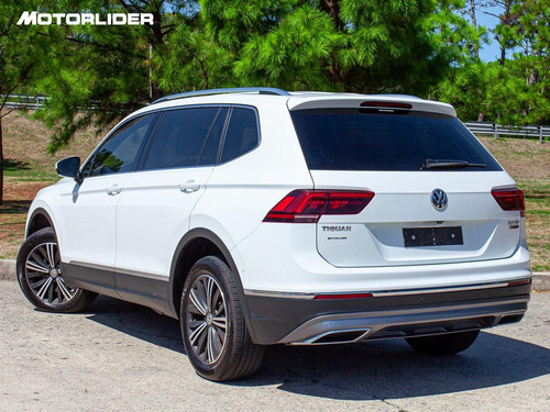 Imagen 3 de 25 de Volkswagen Tiguan 2.0 Highline 7 Ps | Permuta / Financia