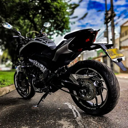 Bajaj Dominar 400 Plata Mate 2023
